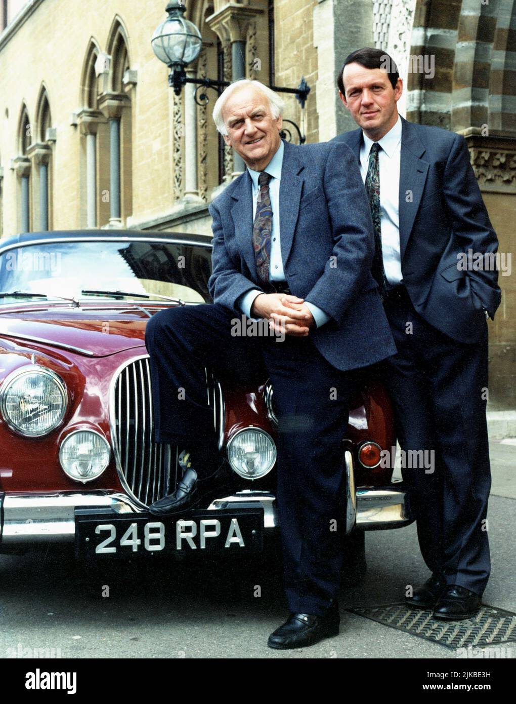 John Thaw & Kevin Whately Television: Inspector Morse; Promised Land (1999) Characters: Chief Inspector Morse & Detective Sergeant Lewis  20 February 1999   **WARNING** This Photograph is for editorial use only and is the copyright of ITV and/or the Photographer assigned by the Film or Production Company and can only be reproduced by publications in conjunction with the promotion of the above Film. A Mandatory Credit To ITV is required. The Photographer should also be credited when known. No commercial use can be granted without written authority from the Film Company. Stock Photo