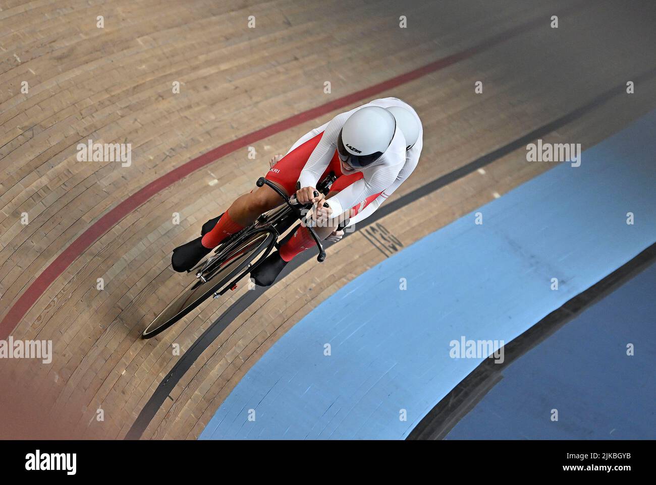 Stratford, United Kingdom. 31st July, 2022. Commonwealth Games Track Cycling. Olympic Velodrome. Stratford. Sophie Unwin and Georgia Holt (ENG) during the Womens Tandem B 1000m Time Trial. Credit: Sport In Pictures/Alamy Live News Stock Photo