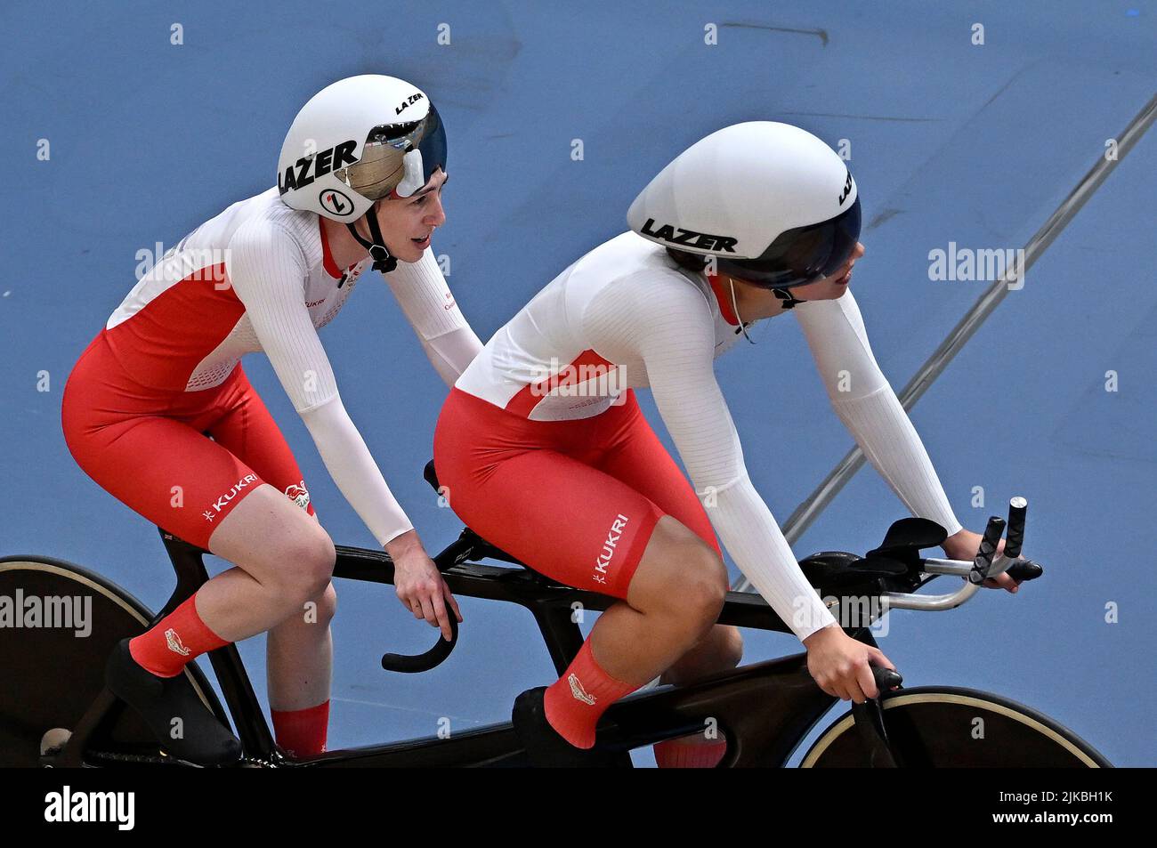 Stratford, United Kingdom. 31st July, 2022. Commonwealth Games Track Cycling. Olympic Velodrome. Stratford. Sophie Unwin (left) and Georgia Holt (ENG) during the Womens Tandem B 1000m Time Trial. Credit: Sport In Pictures/Alamy Live News Stock Photo
