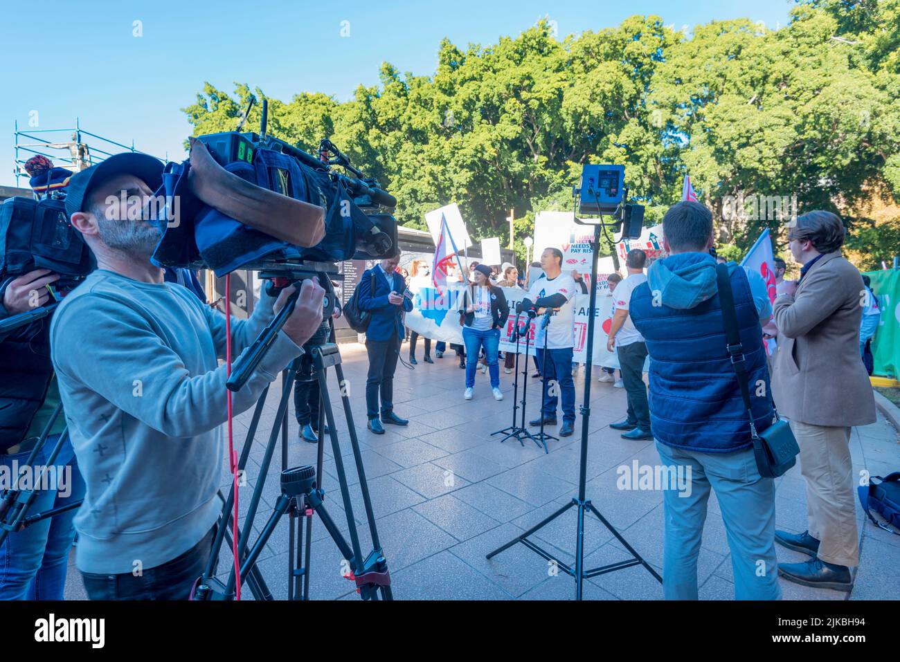 June 8th, 2022, Sydney, Australia: Cameramen and reporters prepare for a news conference with leaders of the New South Wales Public Sector Unions Stock Photo