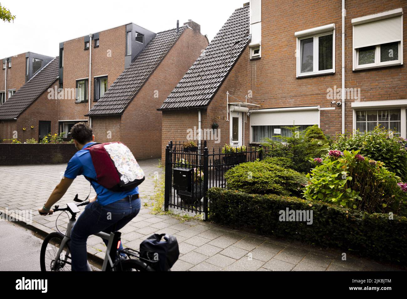 2022-05-01 08:53:18 AMSTERDAM 01-05-2022. Travelers should take longer  waiting times at Schiphol during the May and summer holidays, the airport  reports. The FNV union even predicts chaos at the airport, because there