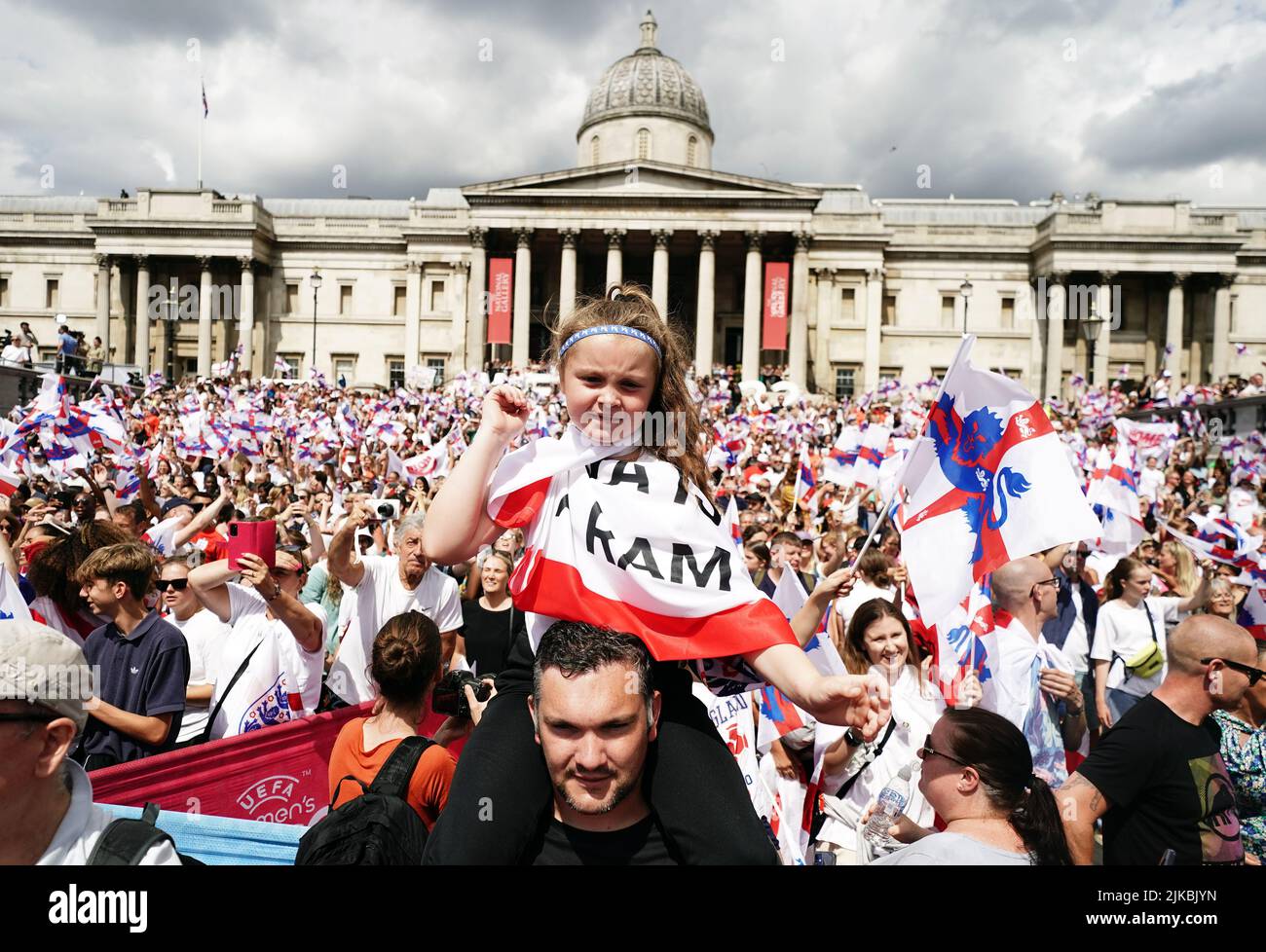 England's fans during a fan celebration to commemorate England's historic UEFA Women's EURO 2022 triumph in Trafalgar Square, London. Picture date: Monday August 1, 2022. Stock Photo