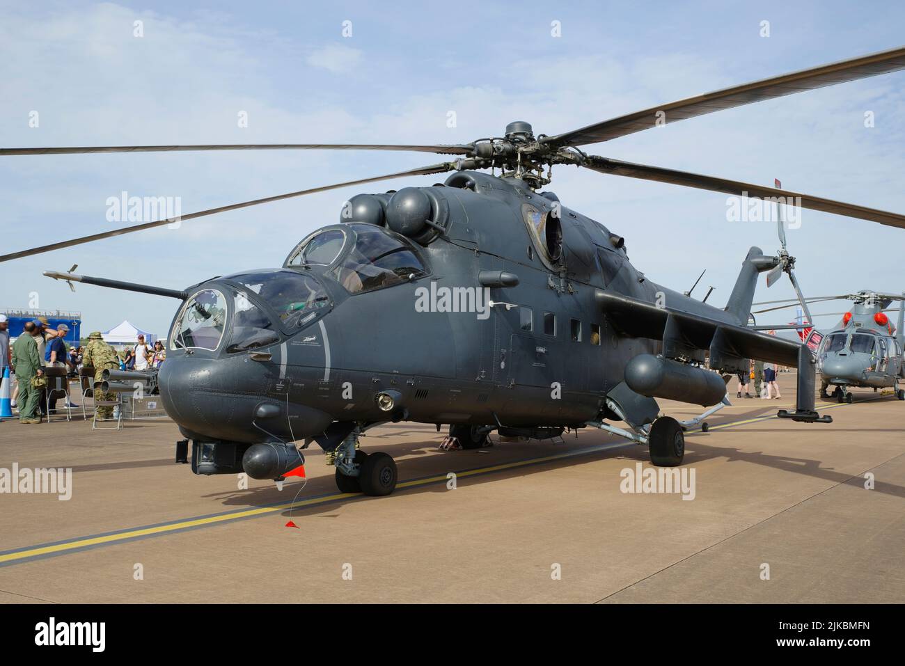 Hungarian mil mi 24 hind helicopter hi-res stock photography and images ...