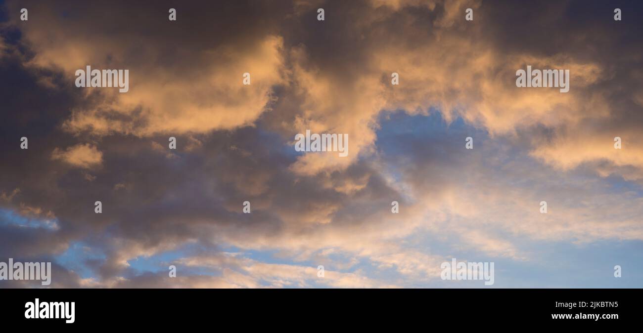 Dramatic sky over expansive hi-res stock photography and images - Alamy