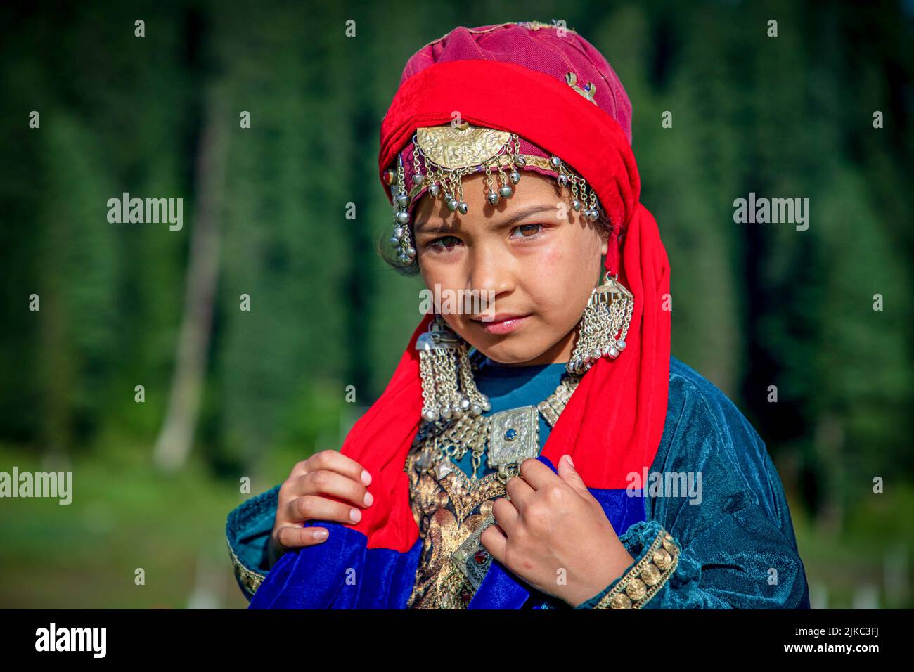 Kashmir Traditional Costumes, Indian culture and Tradition