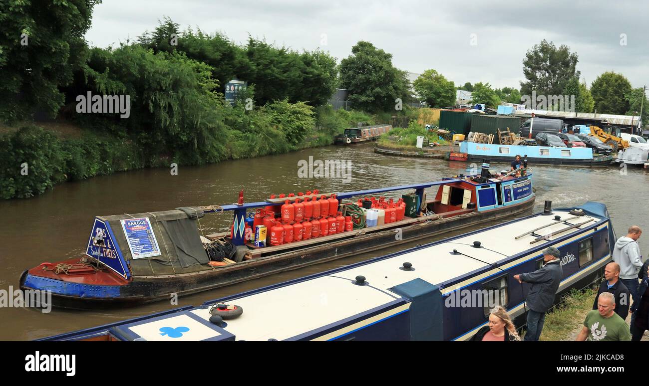 Junction of trent and mersey and wardle canal hires stock photography