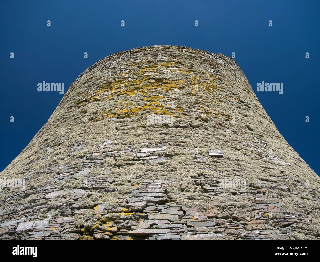 The exterior wall of Mousa Broch on the island of Mousa in Shetland, UK. The broch is an Iron Age roundhouse and the best preserved example Stock Photo
