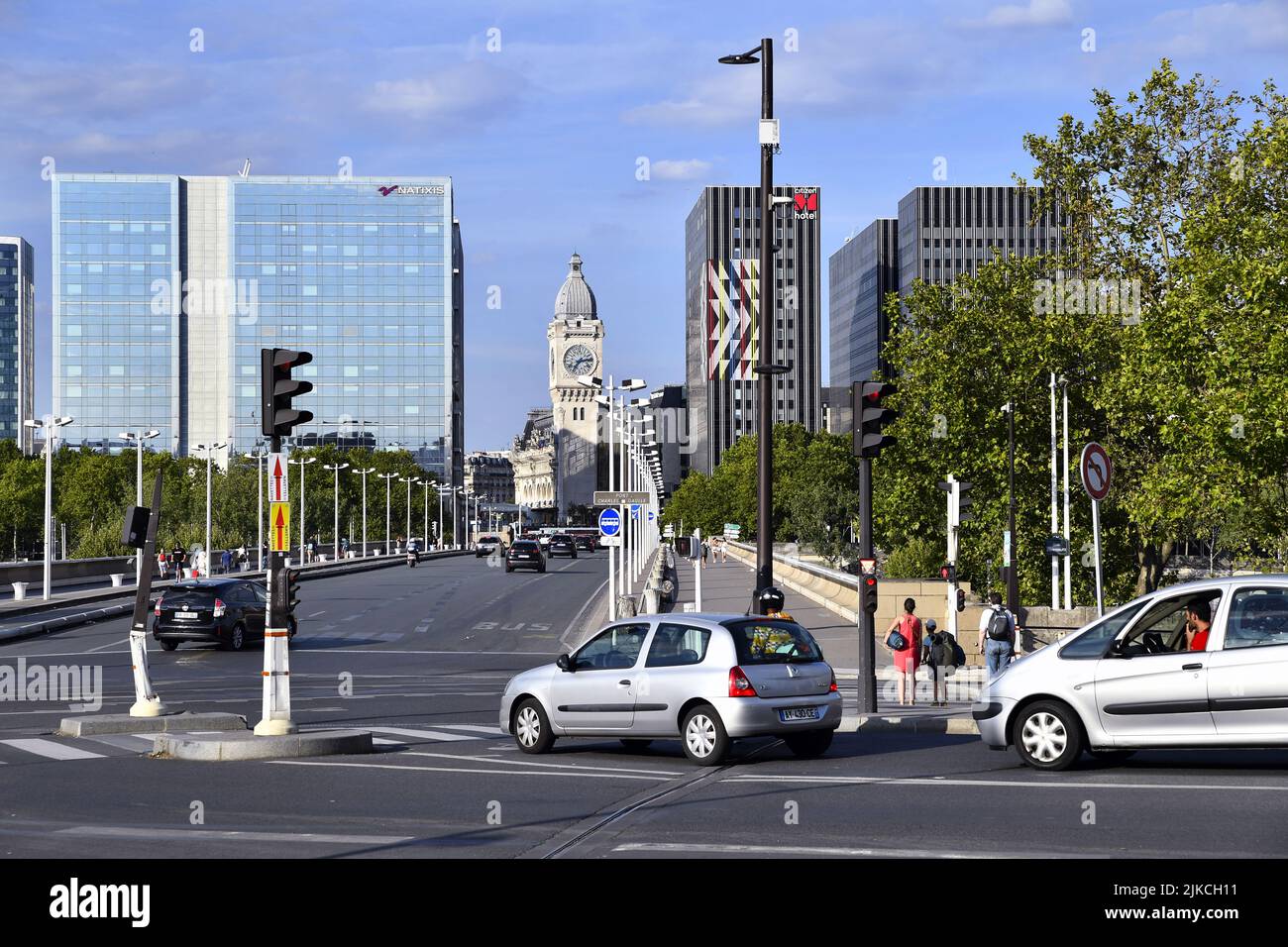Gare de Lyon seen from Austerlitz Paris France Stock Photo Alamy