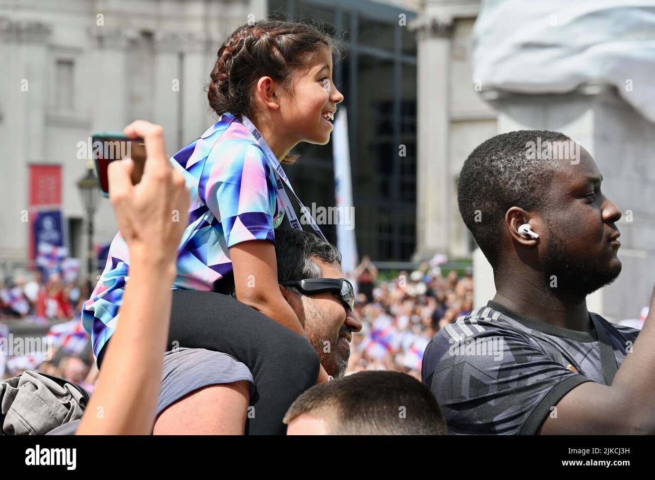 London, UK. England fans celebrated the Women's Euro 2022 win with the Lionesses in Trafalgar Square. Credit: michael melia/Alamy Live News Stock Photo
