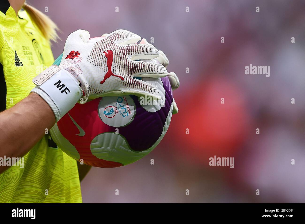 London, UK. 31st July, 2022. A close up of the gloves of Merle Frohms, the goalkeeper of Germany Women. UEFA Women's Euro England 2022 Final, England women v Germany women at Wembley Stadium in London on Sunday 31st July 2022. this image may only be used for Editorial purposes. Editorial use only, license required for commercial use. No use in betting, games or a single club/league/player publications. pic by Steffan Bowen/Andrew Orchard sports photography/Alamy Live news Credit: Andrew Orchard sports photography/Alamy Live News Stock Photo