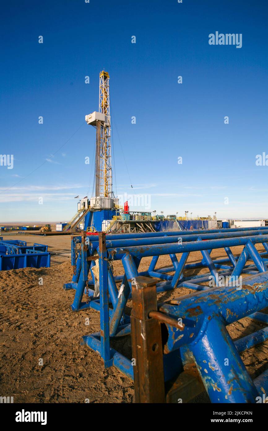 Drilling rig near Wamsutter, Wyoming Stock Photo