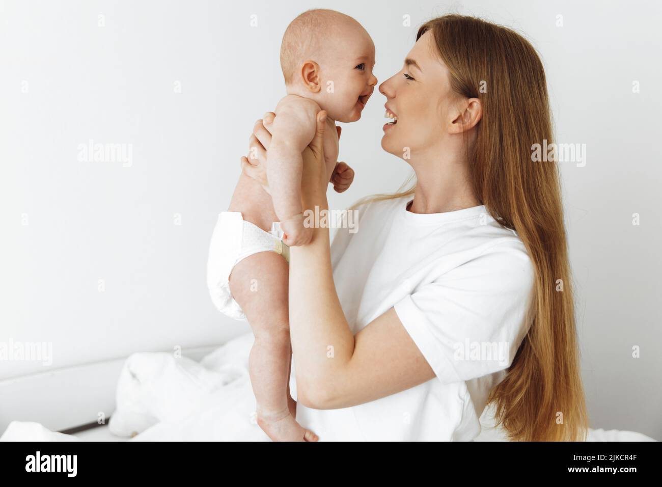 Mother Breast Feeding a Cute Baby. Newborn Girl. Stock Image - Image of  catwalk, lactancia: 69109467