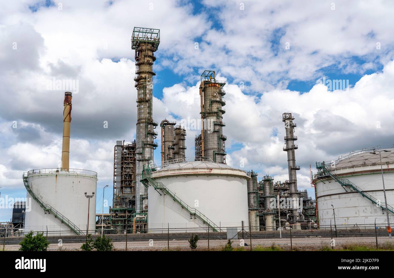 Esso Refinery, Botlek, production, logistics and tank facilities, production of various petroleum products, such as petrol, paraffin, diesel, Rotterda Stock Photo