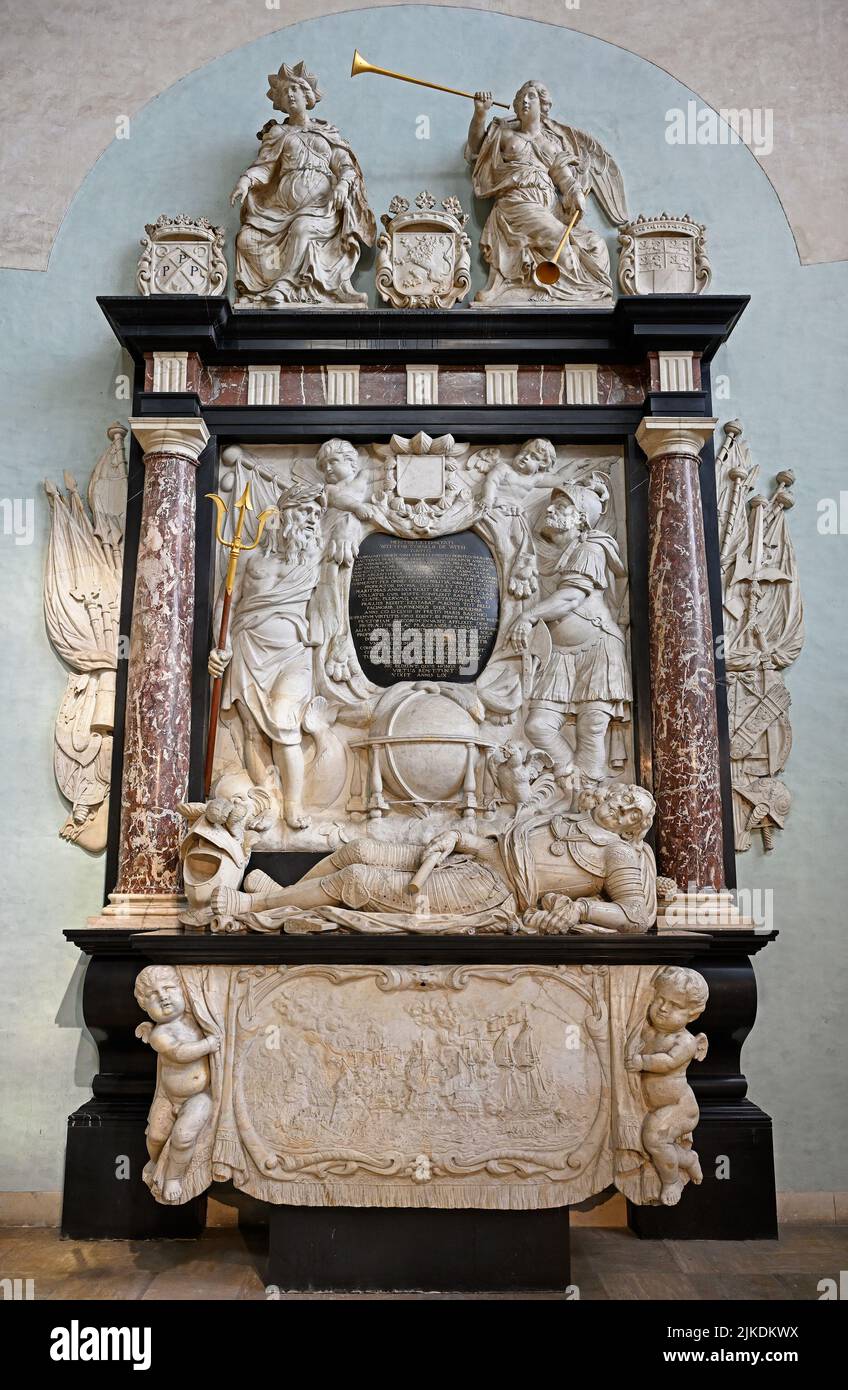 rotterdam, netherlands - 2022-07-26: grave memorial of admiral witte corneliszoon de with (1599-1658)  in sint laurenskerk --  [credit: joachim affeld Stock Photo