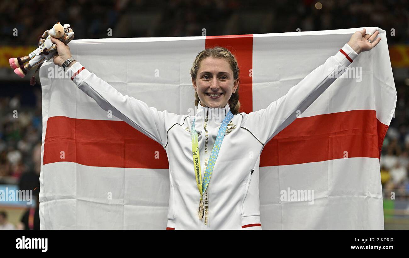 Stratford, United Kingdom. 01st Aug, 2022. Commonwealth Games Track Cycling. Olympic Velodrome. Stratford. Laura Kenny (ENG) celebrates with her Gold medal and the English flag during the Womens 10km Scratch race Credit: Sport In Pictures/Alamy Live News Stock Photo