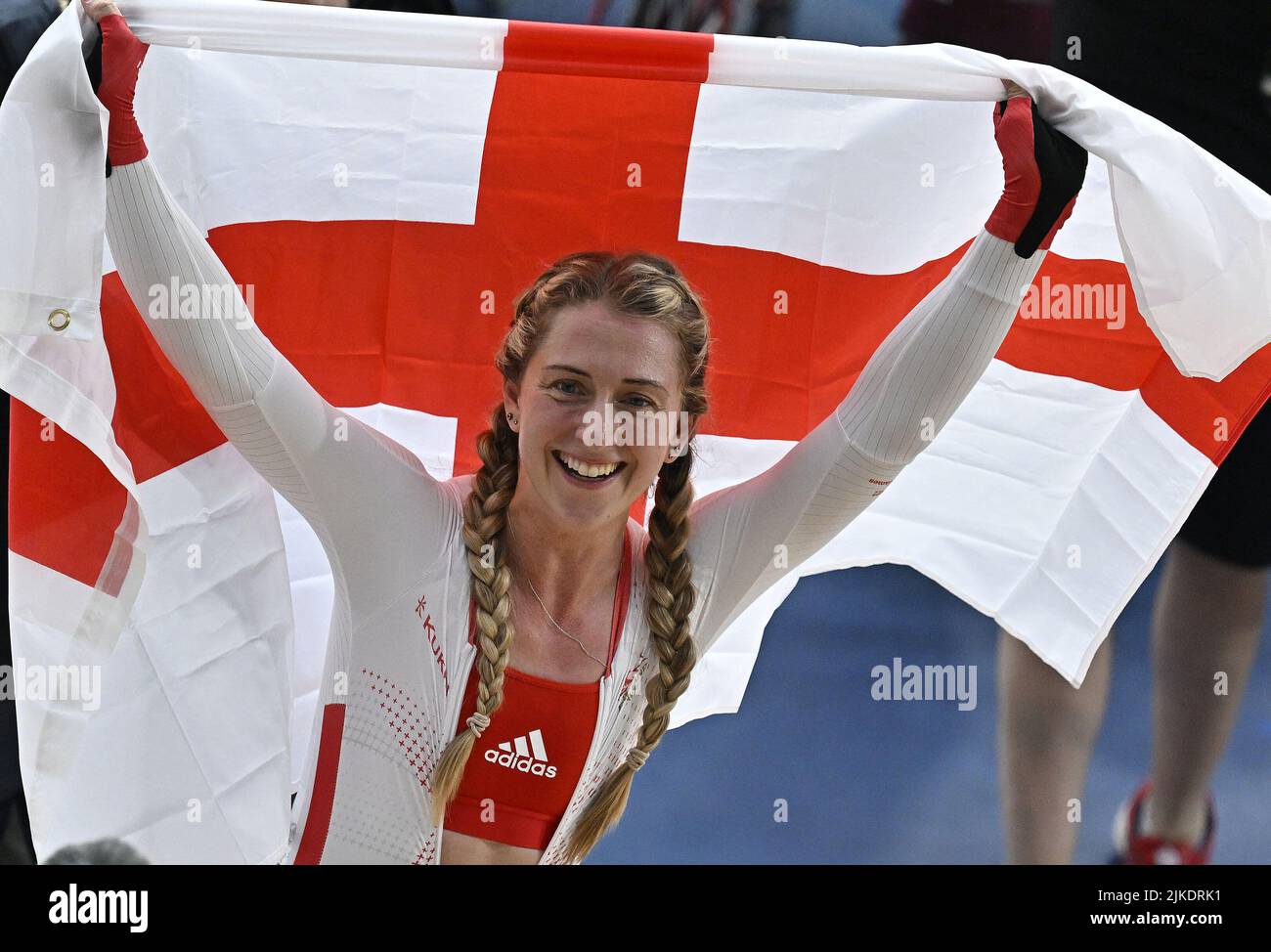 Stratford, United Kingdom. 01st Aug, 2022. Commonwealth Games Track Cycling. Olympic Velodrome. Stratford. Laura Kenny (ENG) celebrates her win with the English flag during the Womens 10km Scratch race Credit: Sport In Pictures/Alamy Live News Stock Photo