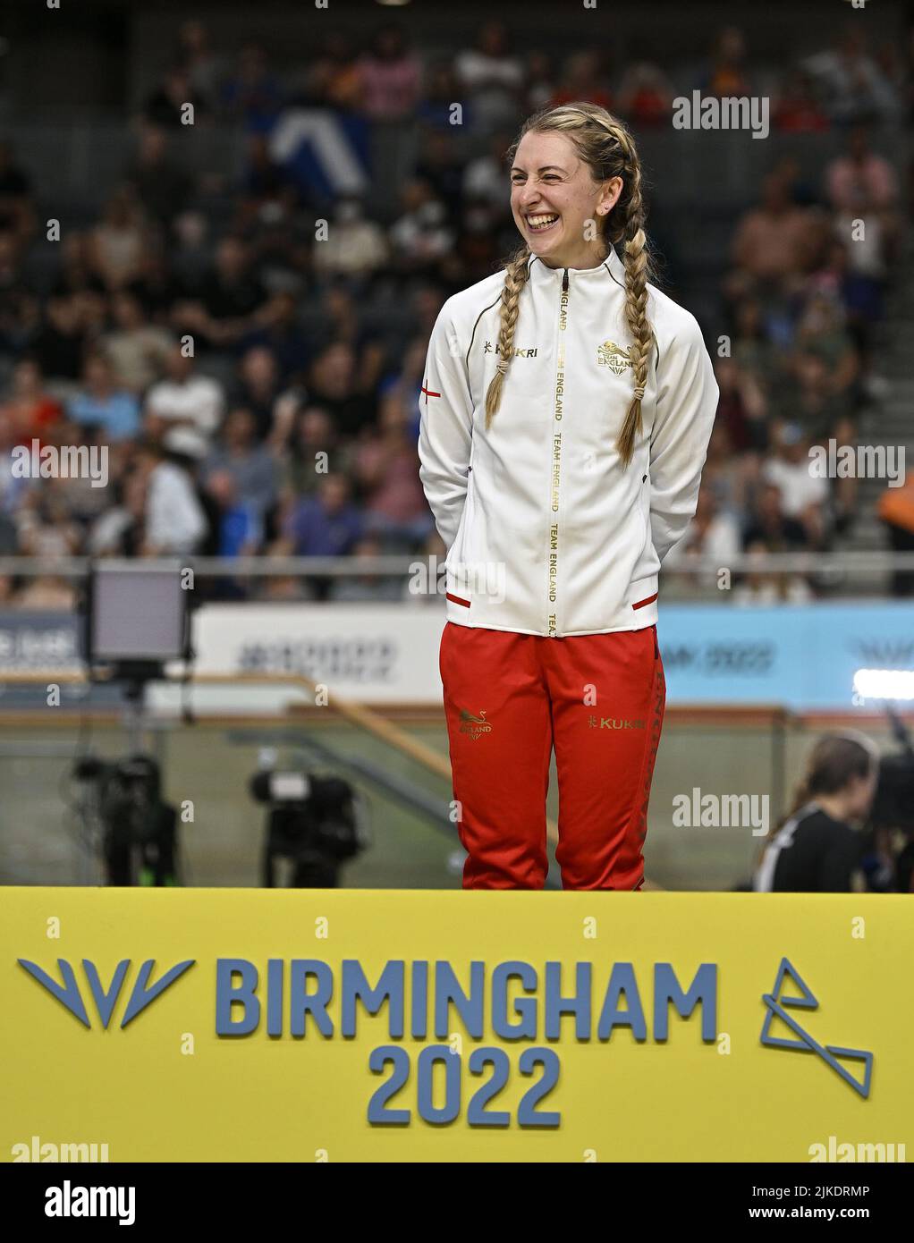 Stratford, United Kingdom. 01st Aug, 2022. Commonwealth Games Track Cycling. Olympic Velodrome. Stratford. Laura Kenny (ENG) laughs just before she steps onto the podium to get her Gold medal during the Womens 10km Scratch race Credit: Sport In Pictures/Alamy Live News Stock Photo