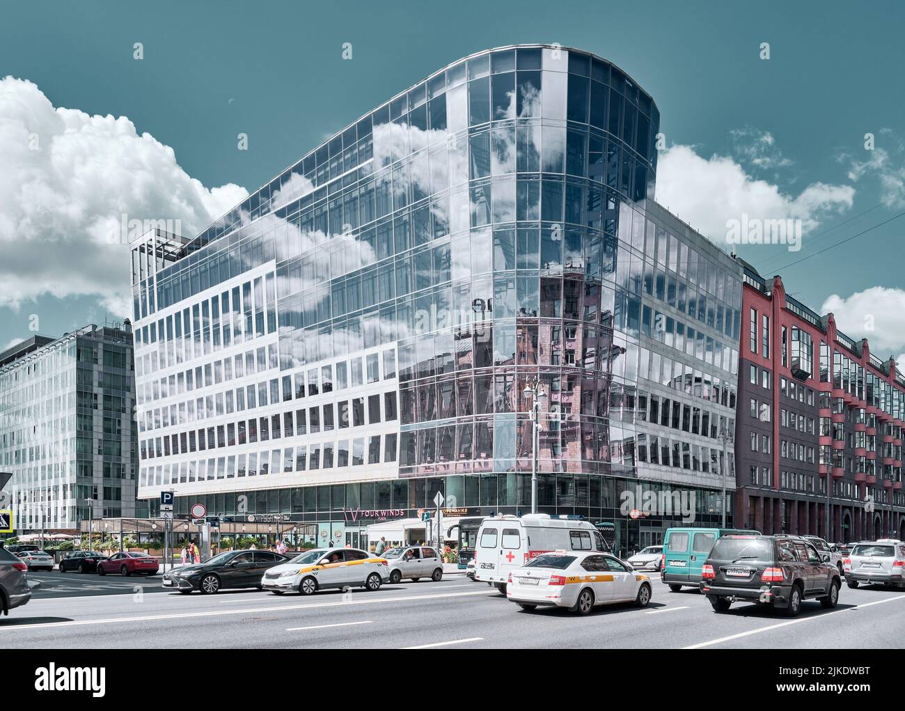 1-ya Tverskaya-Yamskaya Street, a view of the modern Hi-Tech shopping and office building Four Winds: Moscow, Russia - July 22, 2022 Stock Photo