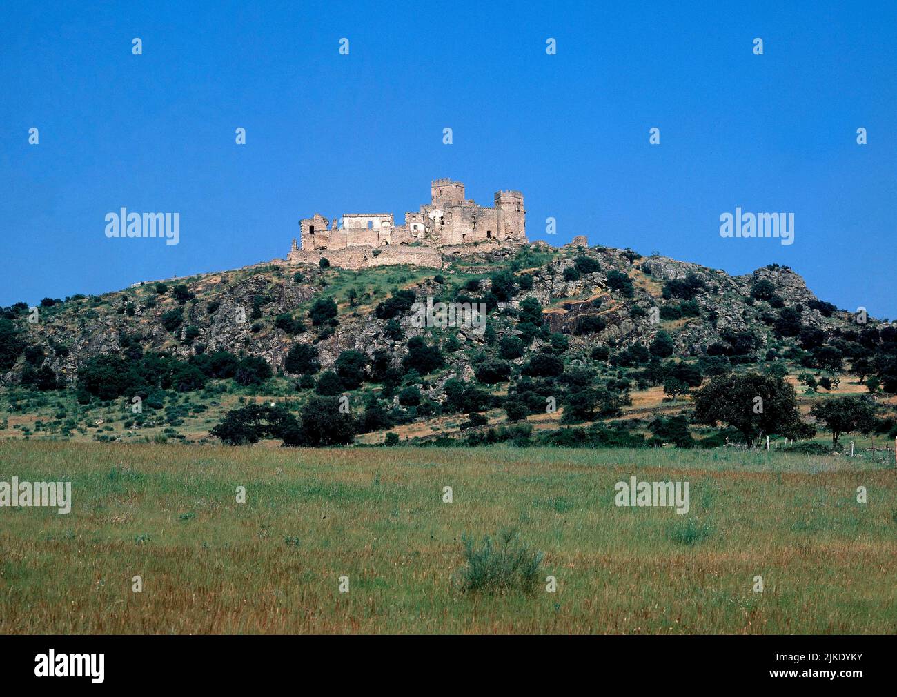 CASTILLO DE BELVIS DE MONROY. Location CASTILLO. BELVIS DE MONROY