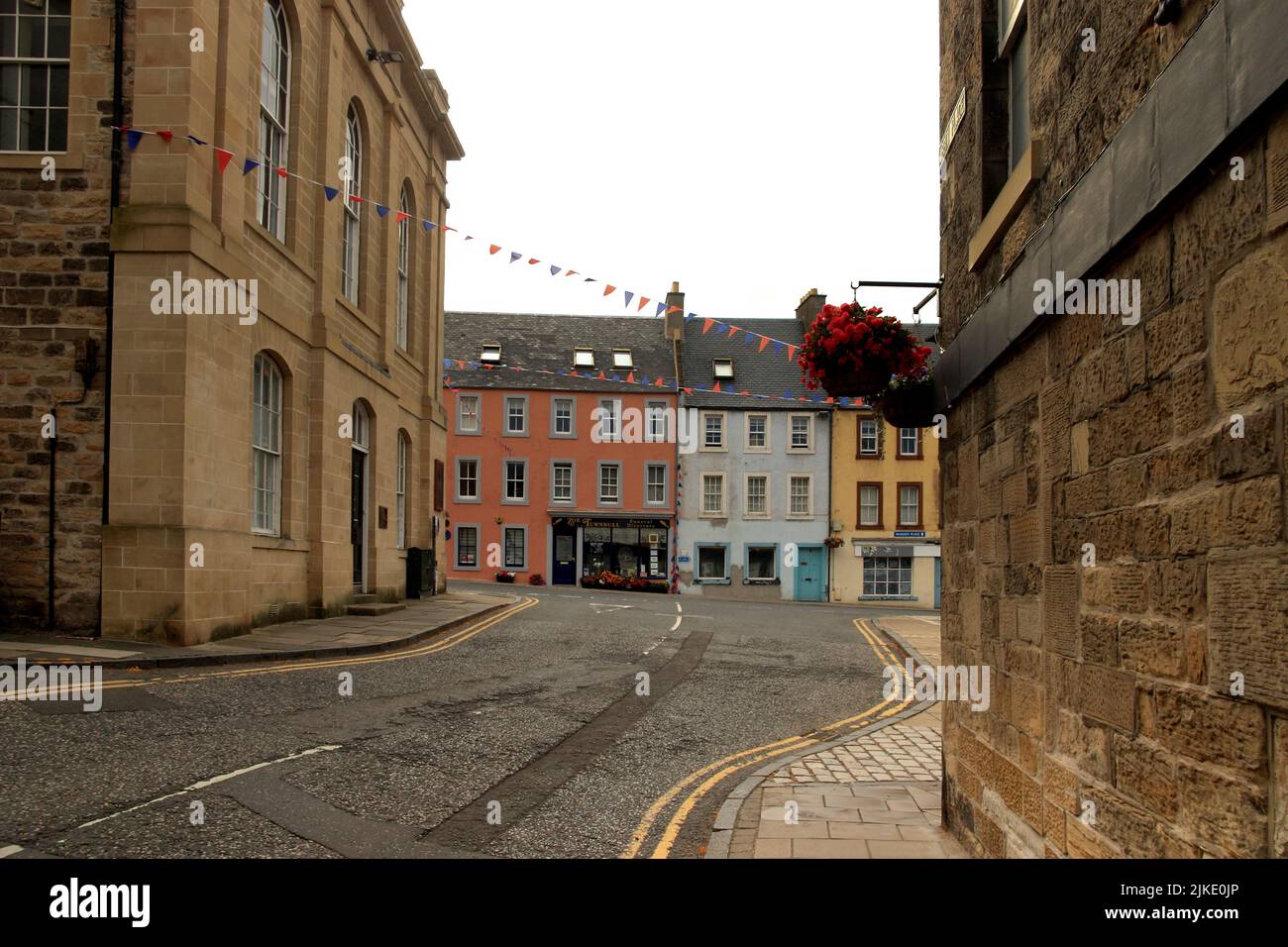 Scottish town, Sheriff Court, Castlegate and Market Place junction ...