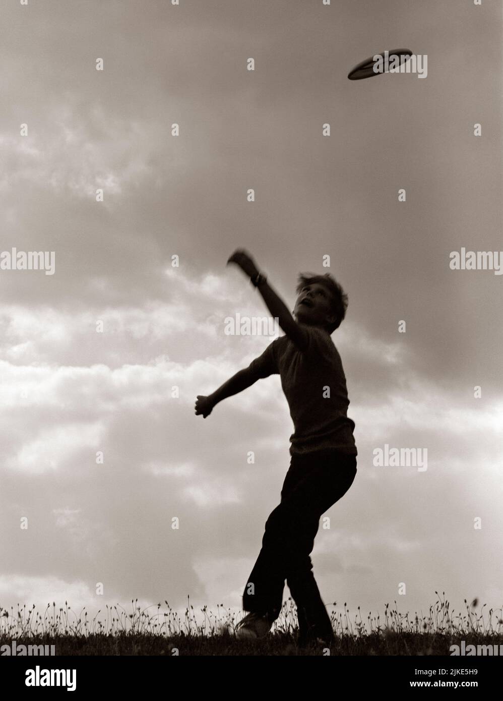 1970s frisbee throwing hires stock photography and images Alamy