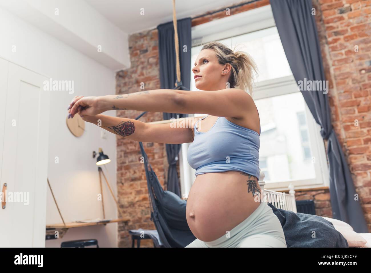 Is It Safe To Do Squats While Pregnant? - DIY Active - Can Pregnant Women Do Squats