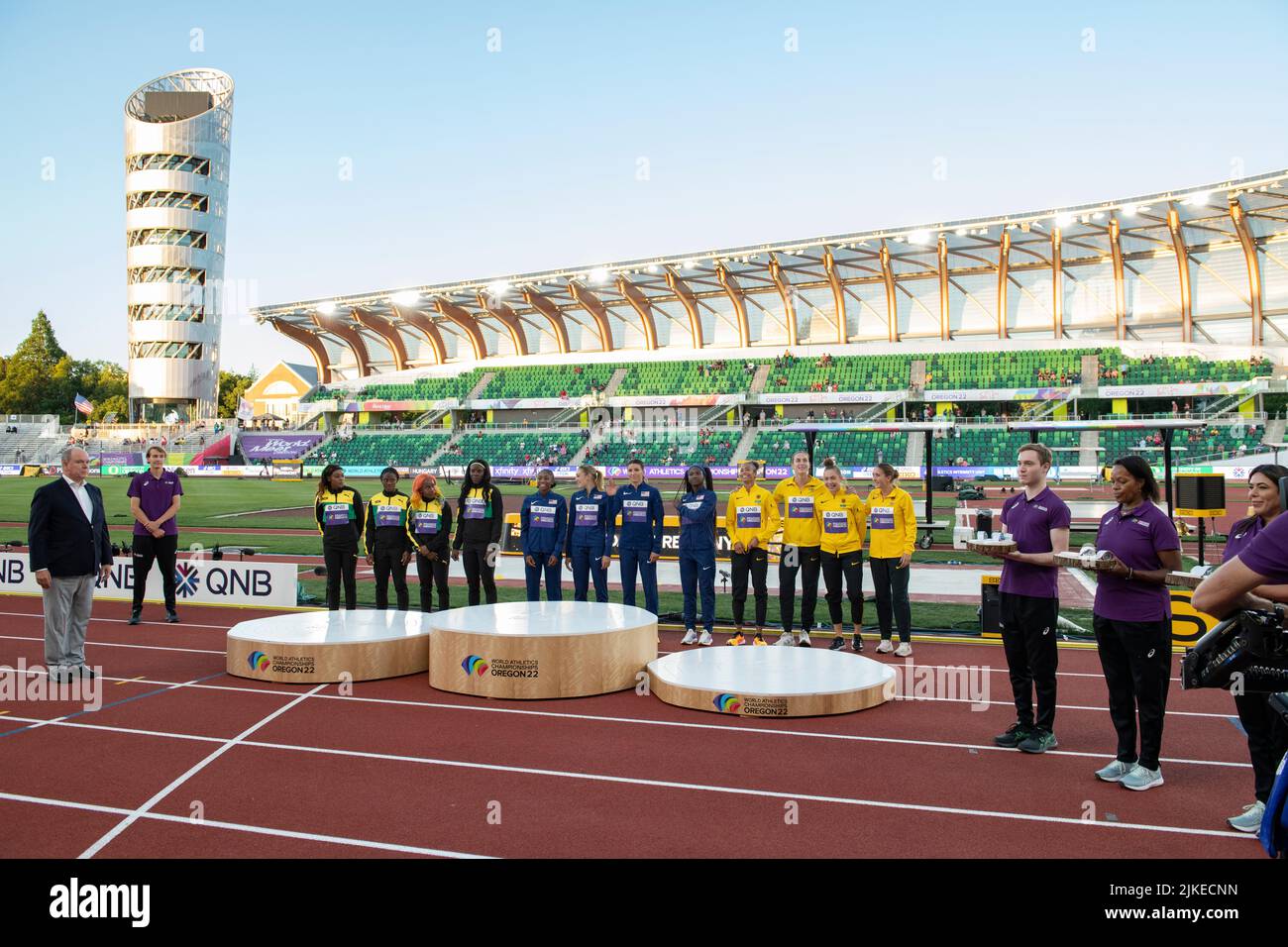 Women’s 4x100m relay medal presentation on day nine at the World