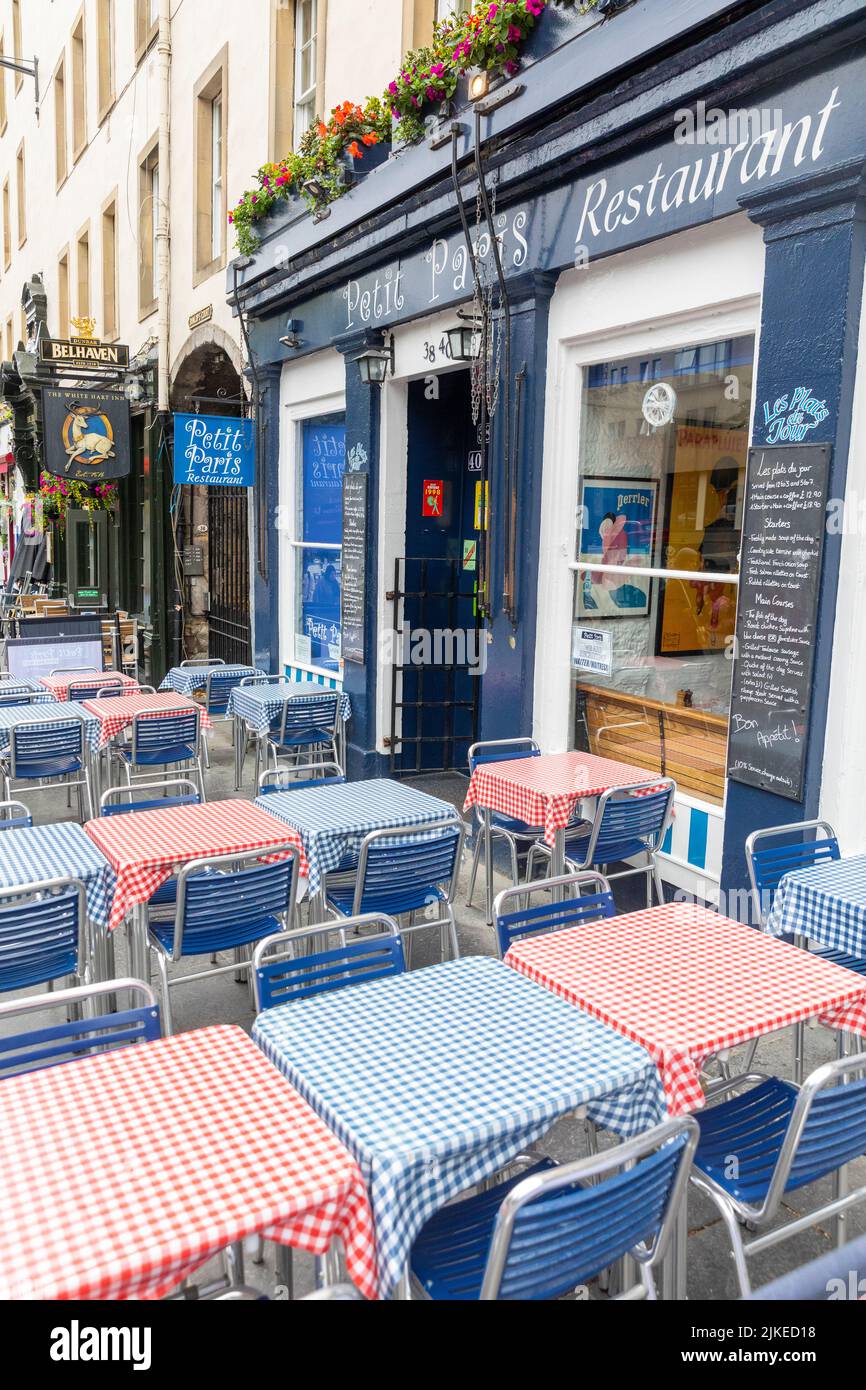 French restaurant in Grassmarket edinburgh with chequered tablecloths on outside tables,Edinburgh,Scotland,UK Stock Photo