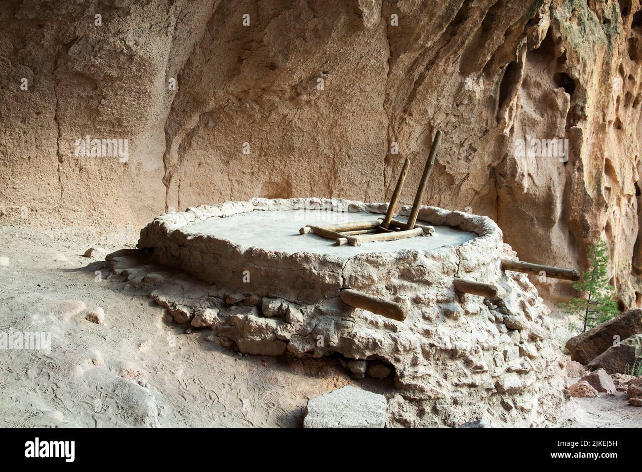 Ancient kiva inside a sacred cave called Alcove Cave, Bandolier