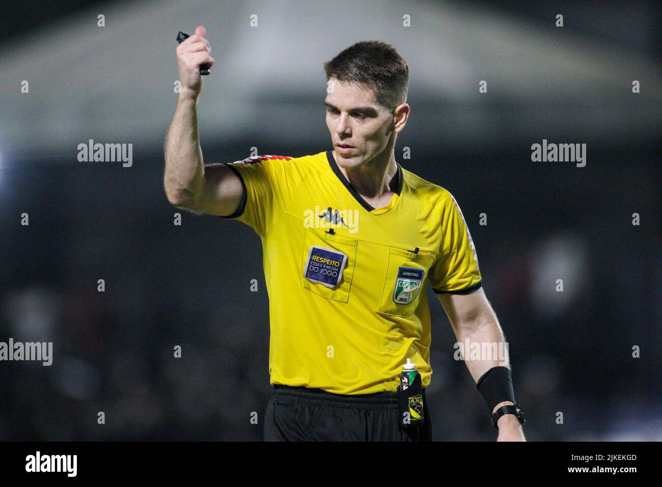 Belem, Brazil. 01st Aug, 2022. PA - Belem - 08/01/2022 - BRAZILIAN C 2022, REMO X FERROVIARIO - Referee Vinicius Gomes do Amaral during a match between Remo and Ferroviario at the Baenao stadium for the Brazilian championship C 2022. Photo: Fernando Torres/AGIF/Sipa USA Credit: Sipa USA/Alamy Live News Stock Photo