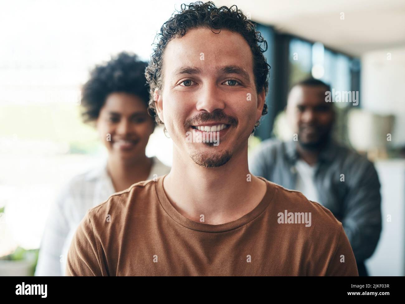 Group smiling hi-res stock photography and images - Alamy