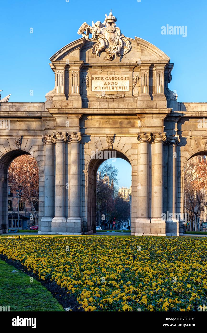 Puerta de Alcalá en la Plaza de la Independencia, Madrid, España Stock Photo