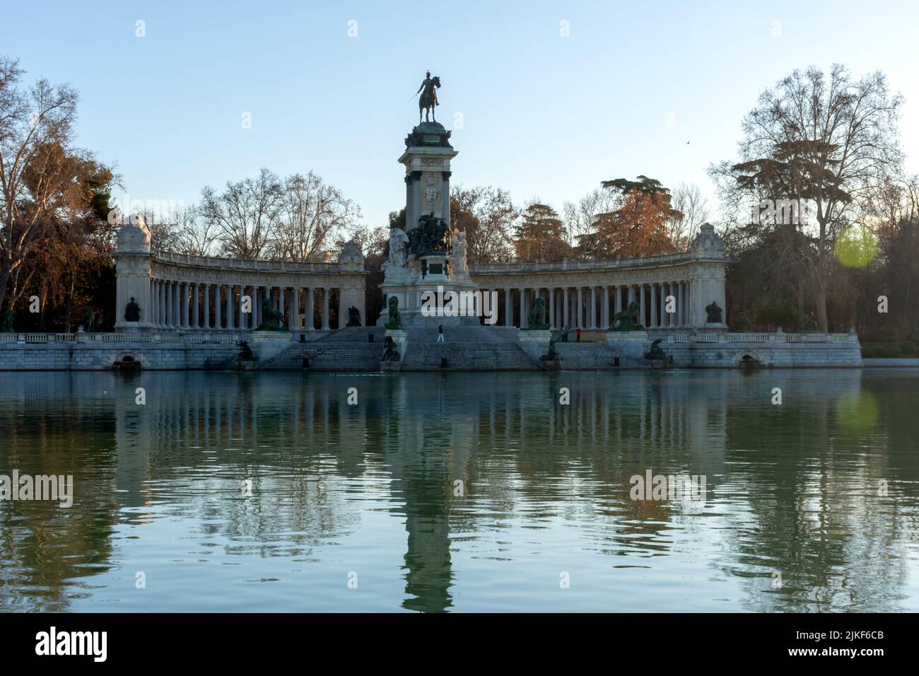 Monumento a Alfonso XII en el Parque del Buen Retiro, Madrid, España Stock Photo