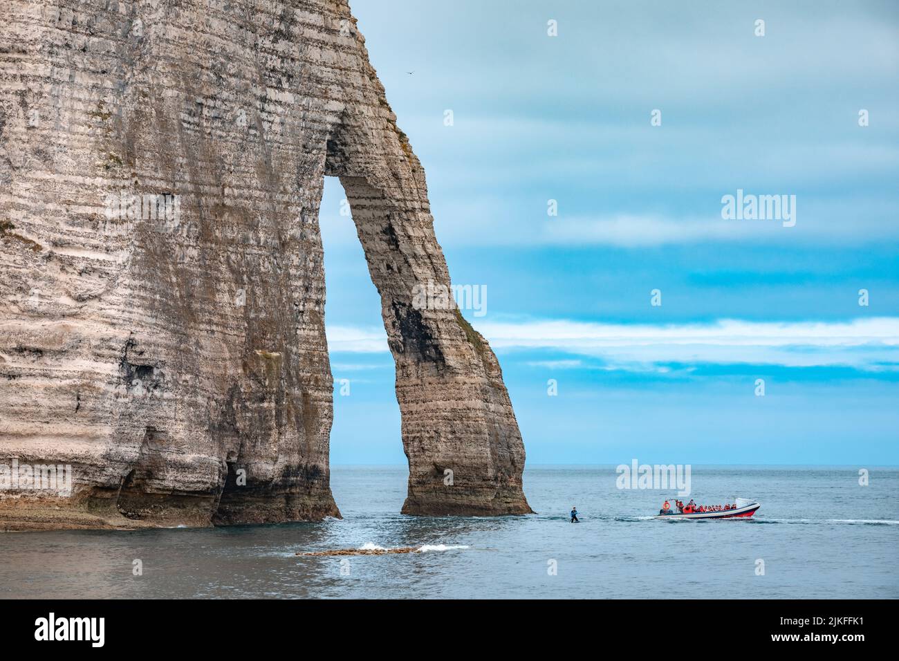 Porte daval etretat hi-res stock photography and images - Alamy