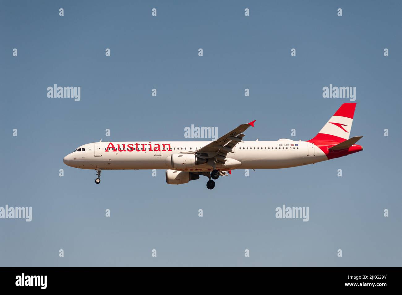 18.06.2022, Germany, Berlin, Berlin - Europe - An Austrian Airlines Airbus A321-200 passenger aircraft with registration OE-LBF on approach to Berlin Stock Photo