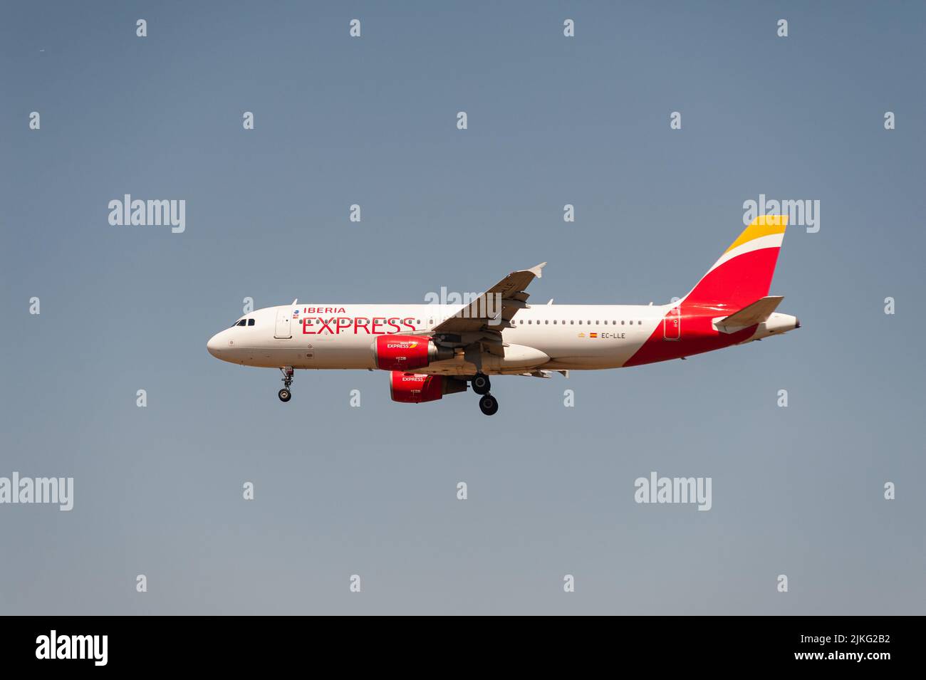 Spanish Iberia Airbus A320-200 (old livery) with registration EC
