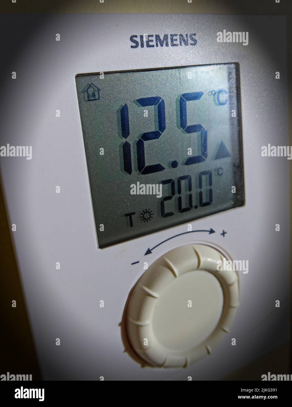 Cold house 12deg, Help with rising fuel bills, poor customers unable to pay Stock Photo