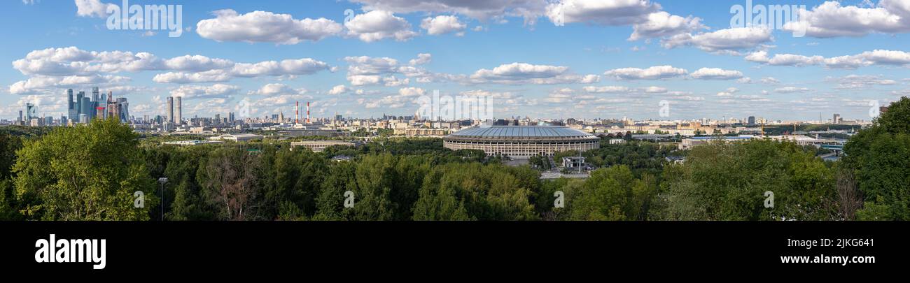 Moscow, Russia. 30th July, 2022. Panoramic view of Moscow at summer from Sparrow Hills. Stock Photo