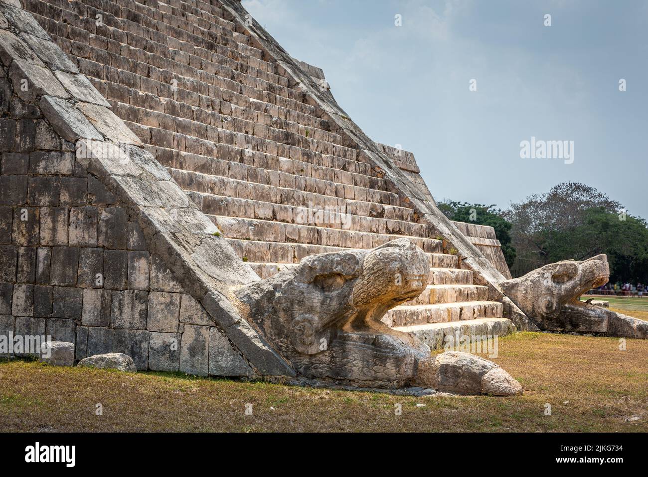 Chichen Itza kukulcan pyramid old ruin, Ancient Mayan civilization Stock Photo