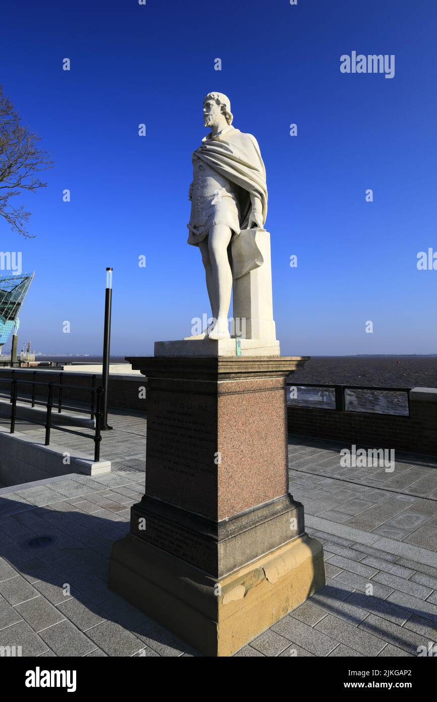 William De La Pole statue, Nelson Street, Hull Marina, Kingston-upon-Hull, East Riding of Yorkshire, Humberside, England, UK Stock Photo