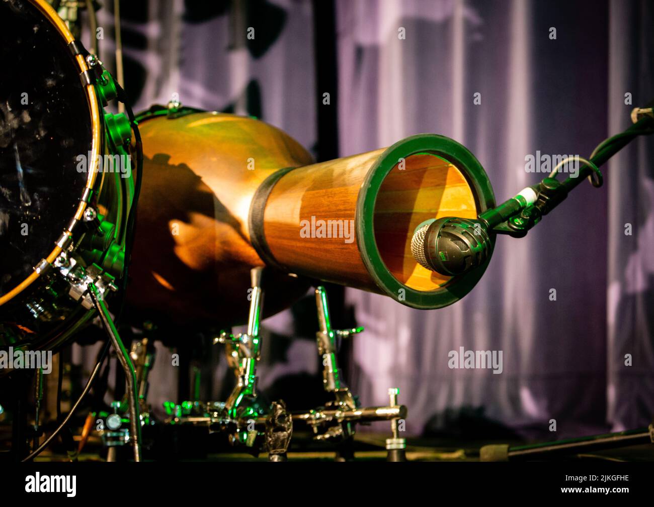 The Biggest Drum Set Kit In The World Stock Photo Alamy the-biggest-drum-set-kit-in-the-world-stock-photo-alamy