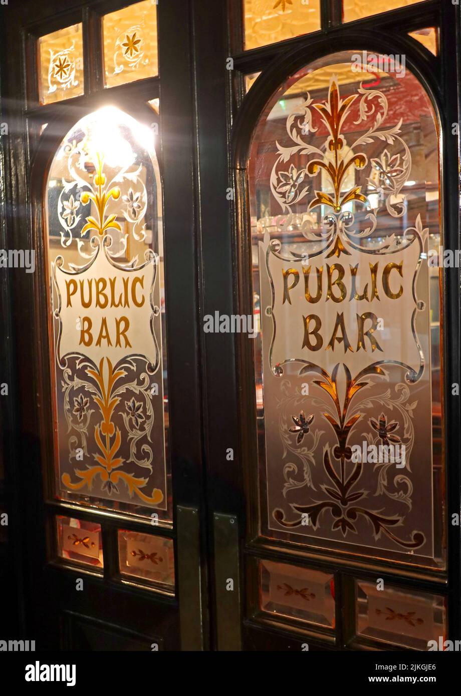 The Red Lion Mayfair, Public Bar doors and public bar, 2 Duke of York St, St. James's, London, England, UK,  SW1Y 6JP Stock Photo