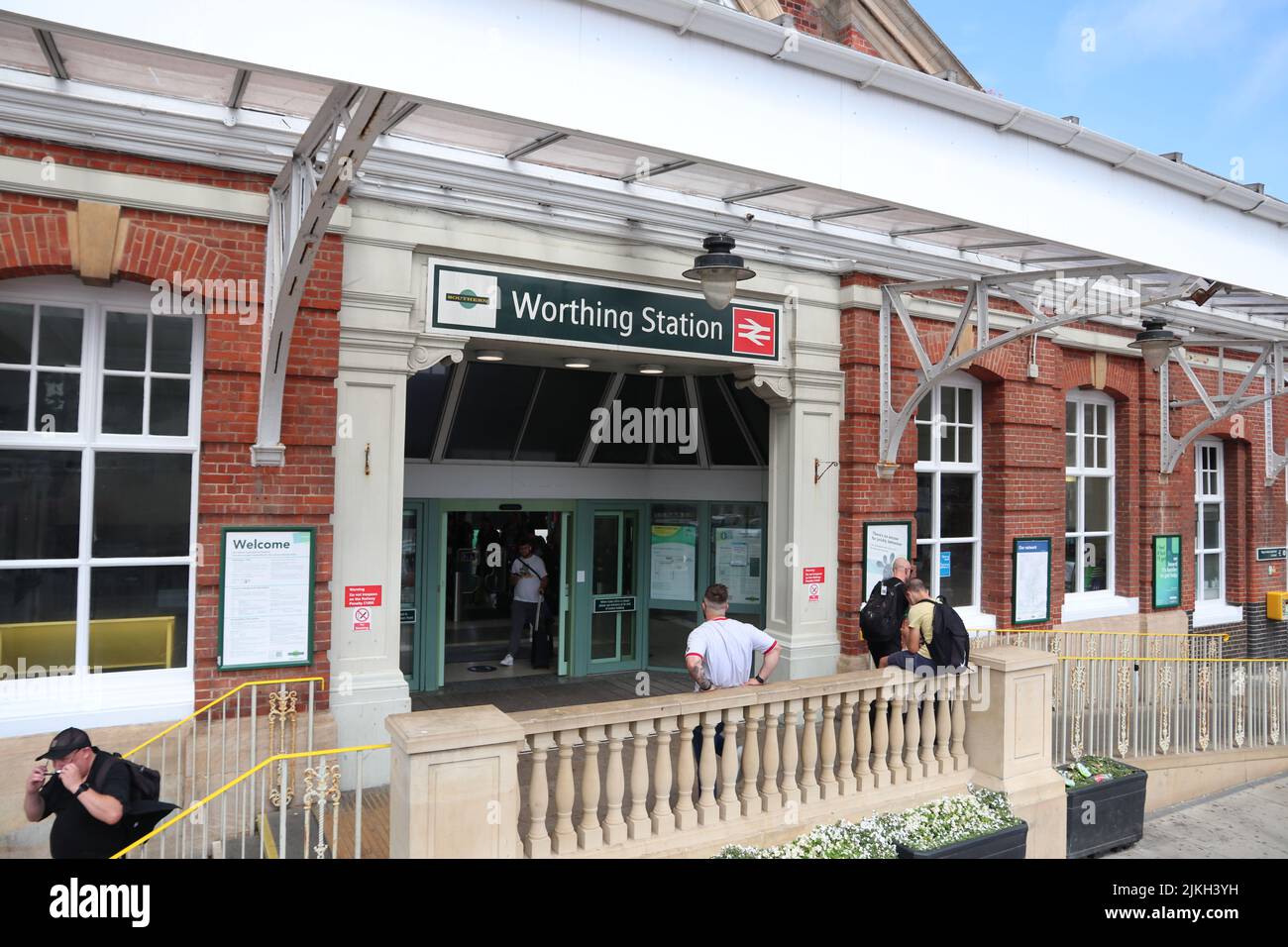 WORTHING IN WEST SUSSEX SHOWING WEST WORTHING RAILWAY STATION Stock