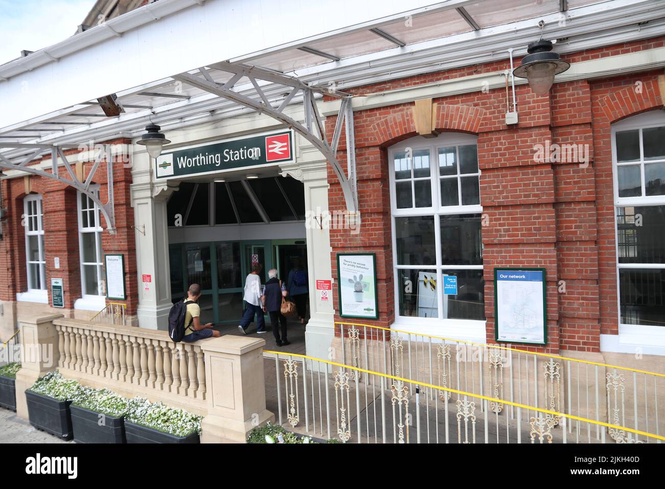 WORTHING IN WEST SUSSEX SHOWING WEST WORTHING RAILWAY STATION Stock