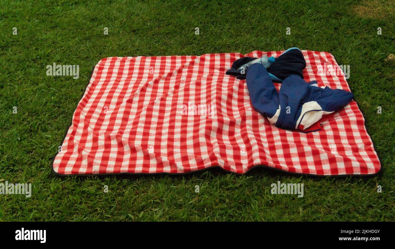 Checkered rug hi-res stock photography and images - Alamy