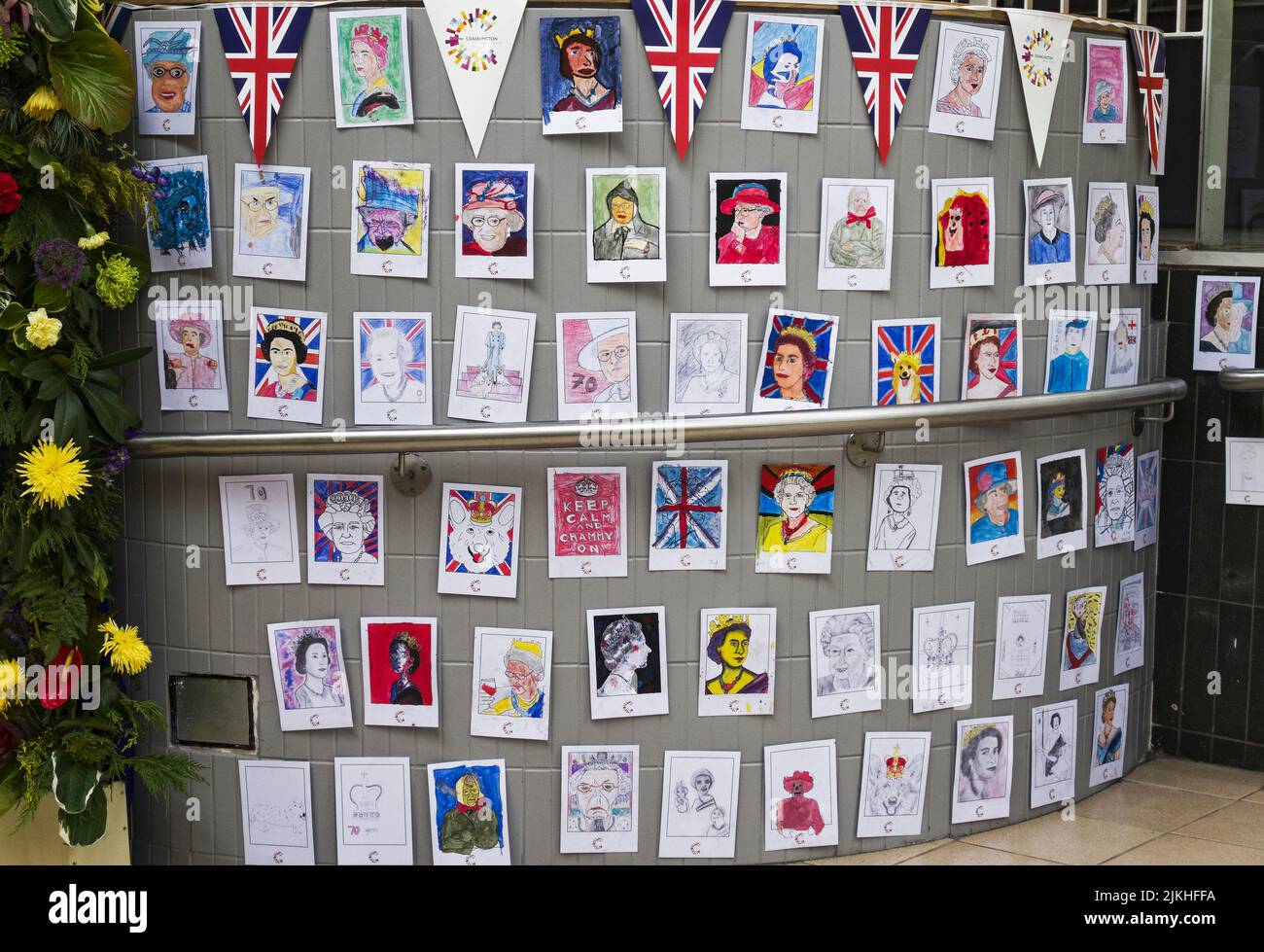 Children mark the Platinum Jubilee of Queen Elizabeth the second with hand drawn cards in celebration of the 70th anniversary of accession on 06th Feb Stock Photo
