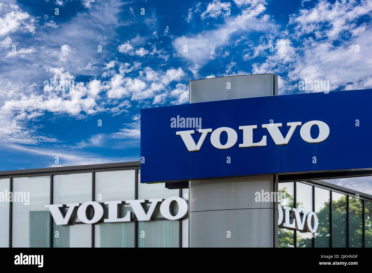 Company sign and logo of car company Volvo Stock Photo