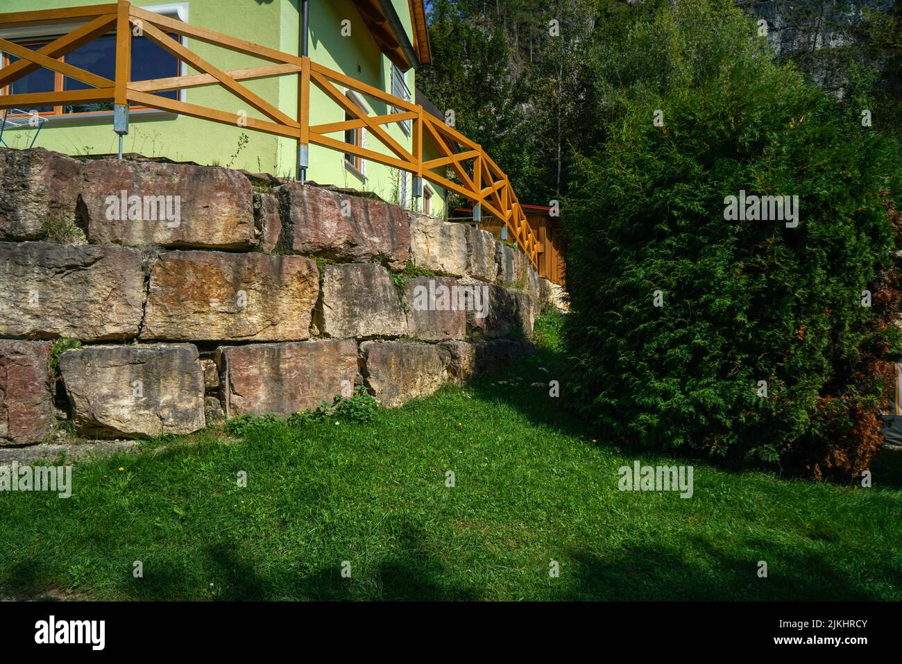 Backyard of a house hi-res stock photography and images - Alamy