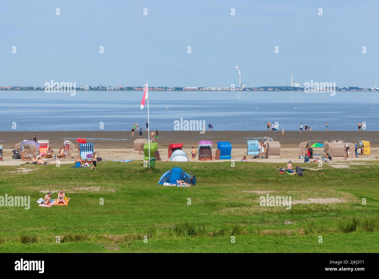 Beach Mudflats Beach Chairs In The Background Wilhelmshaven North beach-mudflats-beach-chairs-in-the-background-wilhelmshaven-north