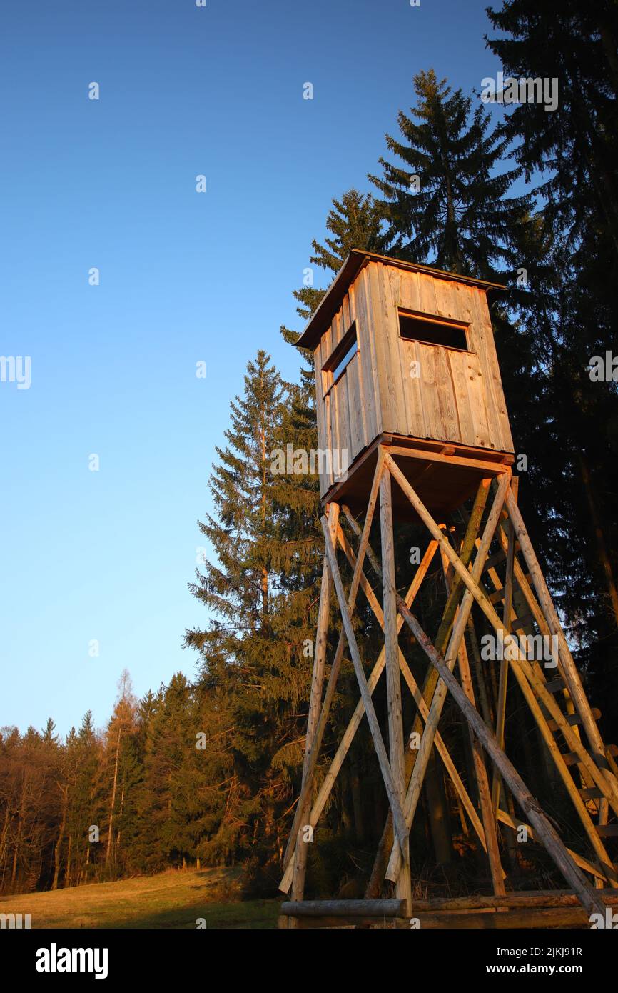 Old hunting blind hi-res stock photography and images - Alamy